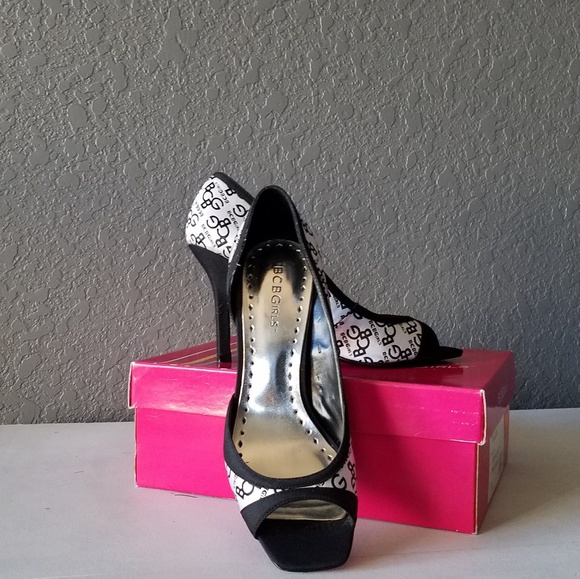 Bcbg•heelz - Picture 2 of 3